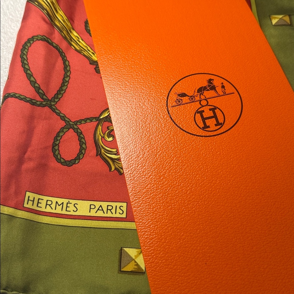 Hermes scarf Carre 90 100% Silk - Picture 9 of 10